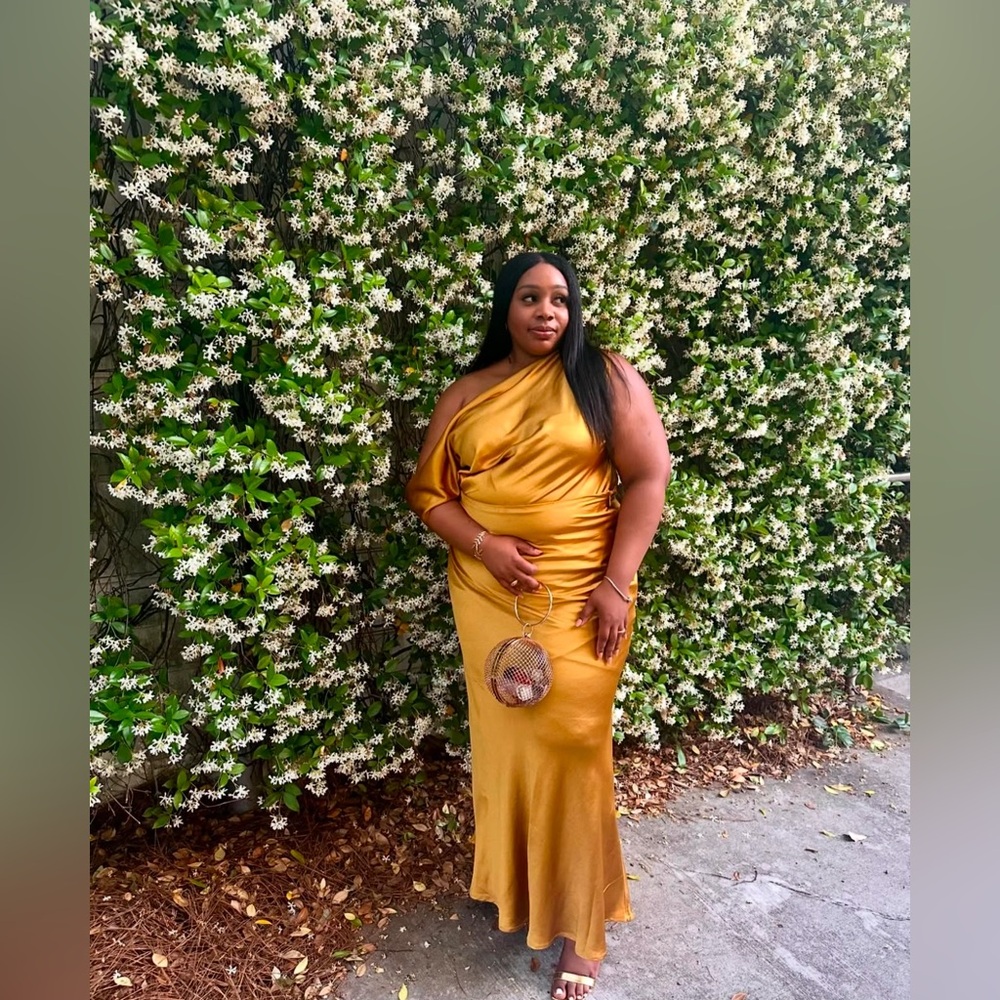Elegant Dark Gold One-Shoulder Skirt Set